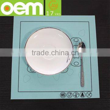 factory direct sales heat-resistant fiberglass silicone baking mat ,food grade silicone table mat with custom printing                        
                                                Quality Choice