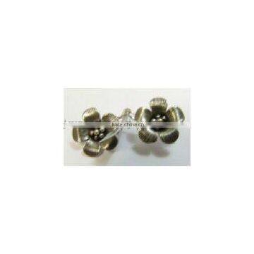 SILVER FLOWER EARRINGS 15569