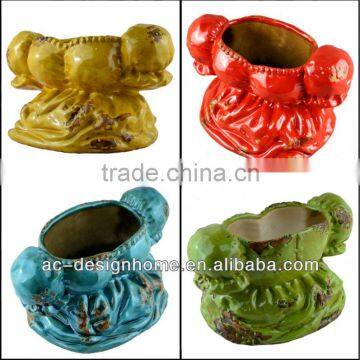 DRESS SHAPE CERAMIC PLANTER