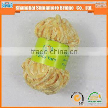 China Supplier of Novelty Yarn Hot Wholesale 2016 New Fashion Chenille Yarn for Knitting Scarf photo-5