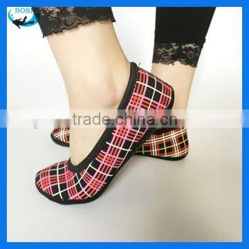 wholesale custom neoprene non slip sock distributors