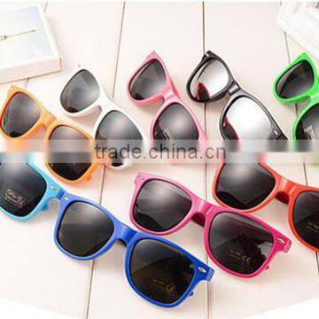 Cheap Classic Promotional Wholesale China Sungalsses photo-4