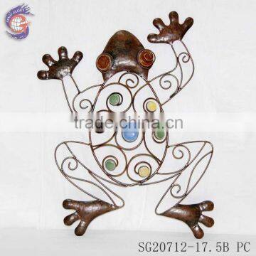 rust painting finish frog wall hanging for home and garden decoration