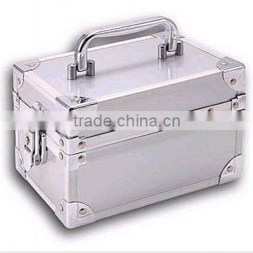 Aluminum cosmetic case