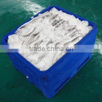 Fish storage container with ice fish bin chill fish tubs frozen fish transport tank