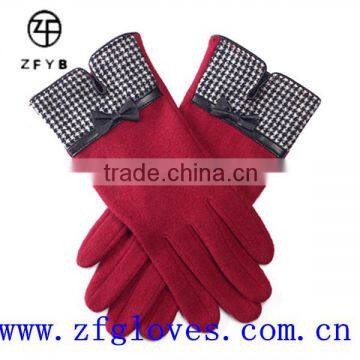 Beutiful and fashionable wool gloves for girls