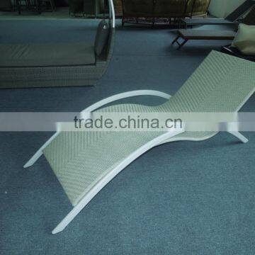 Competitive price S-shape artificial rattan plastic beach sun lounger