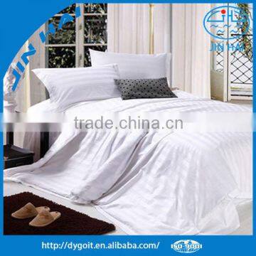 white bed cover for hotel