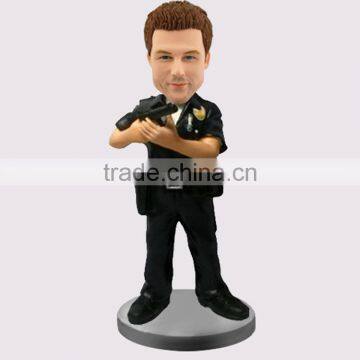 Cheap Promotinal Small Resin Police Figurines Wholesale photo-3