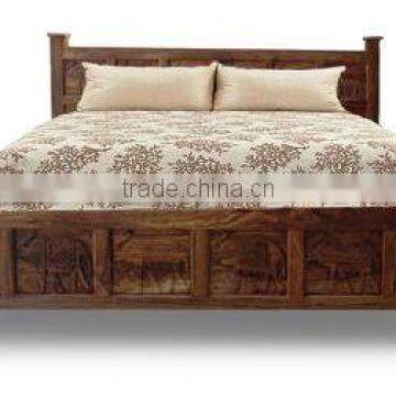 Latest Design Carved Wooden Queen Size Bed