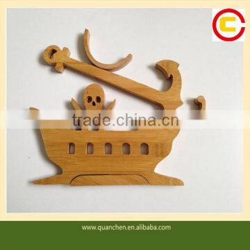 Lovely Pirate Boat Shape Bamboo Wine Holder