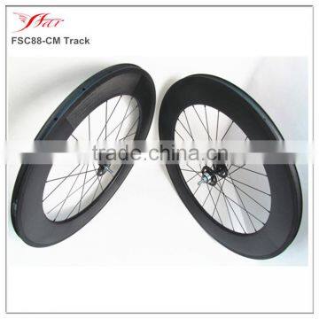 700c disc brake wheels 88mm clincher 20.5mm width with customized fixed gear hub 20 24h UD carbon matte finish