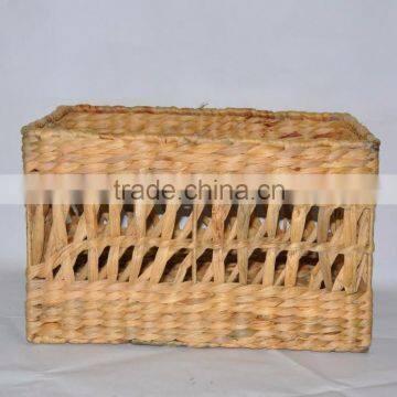 Weaving Water Hyacinth Baskets With Handle and Iron Frame photo-4