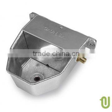 Dog drinker with drainage plug