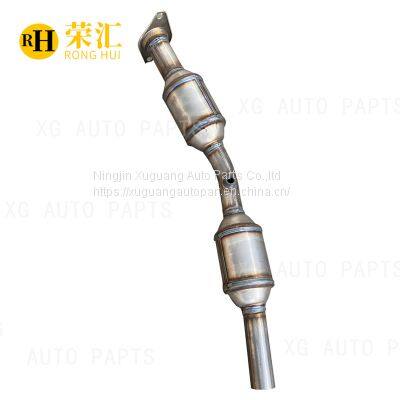 Exhaust manifold catalytic converter for half pruis catalyst