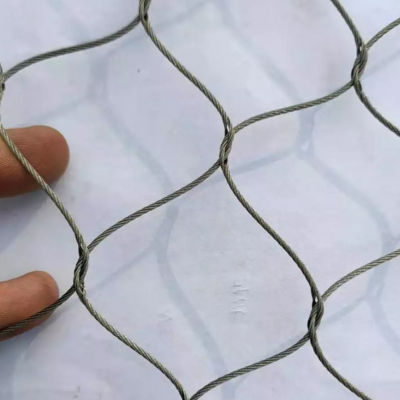 Black Manufacturer Durable and Sturdy Ferrule Flexible 316 Aviary Netting Safety Protecting Woven Knotted 304 Stainless Steel Wire Rope X-Tend Zoo Mesh
