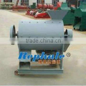 Semi-wet material crusher for fertilizer