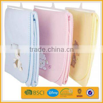 polyester fabric promotional baby manta print fleece polar blanket