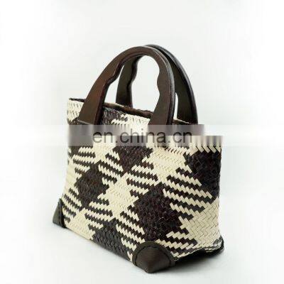 Handmade Seagrass Handbag Straw Tote with Wooden Handle Stripe Black High Quality Wholesale