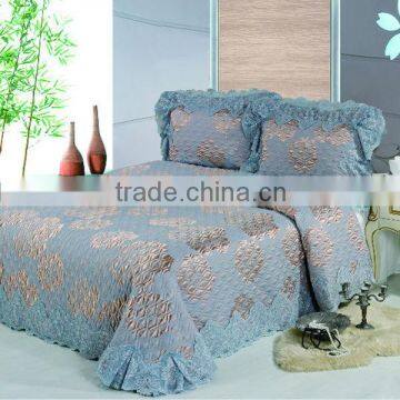 3 Pcs Gorgeous Jaquard Flower Quilt Bed Set In Blue Color