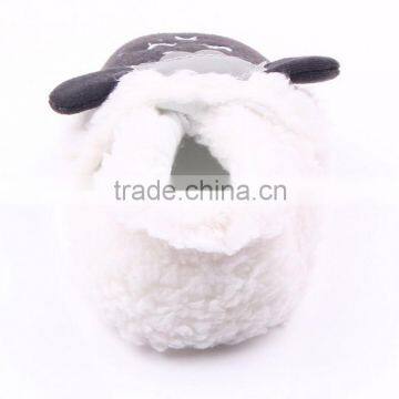 2015 Autumn and Winter Baby Shoes the New Style of Coral Velvet Lamb Does Not Fall Shoes Baby Toddler Shoes