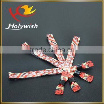 China Manufacturer of Custom Logo Designed Wristband photo-4