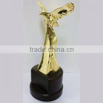 gold eagle trophy wholesale in china