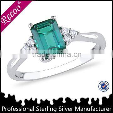 Exquisite sterling silver natural emerald ring