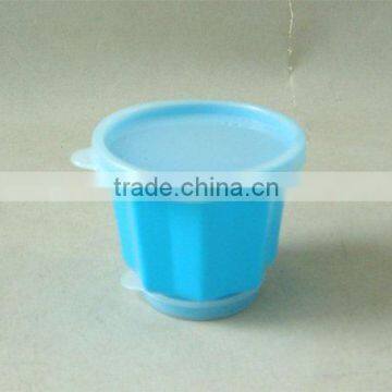 Ice cream cup with cover