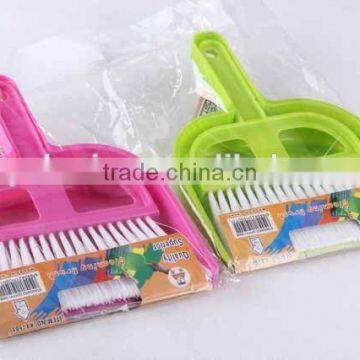 Plastic DUSTPAN and BRUSH SET photo-3