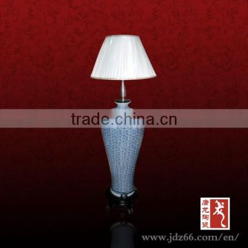 Modern style high quality blue glazed ceramic hotel lamp with plug made in China