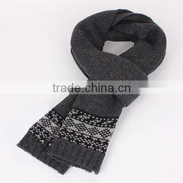 High quality fine wool scarf with snowflake pattern