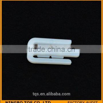 W Shape White Plastic Clips for Shirts photo-4