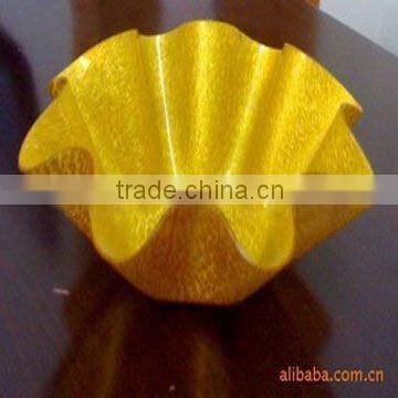 golden flat-bottomed fruit dish