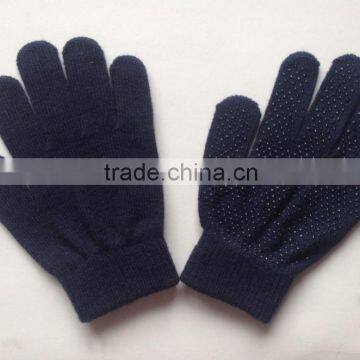 Ladies Camo Knitted Gripper Glove With Dots photo-5