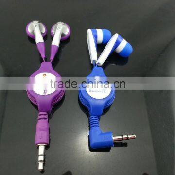 earphones with retractable cord