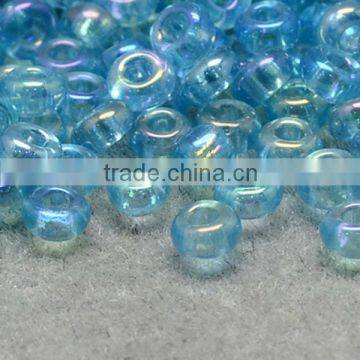 11/0 Round Glass Seed Beads, Transparent Rainbow, LightSkyBlue Micro Beads(SEED-Q010-F547)