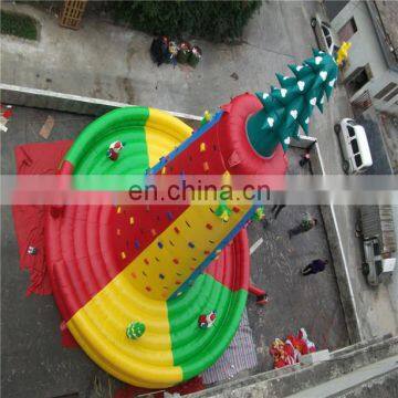 2016 Hot sale climbing man wall sculpture inflatable climbing