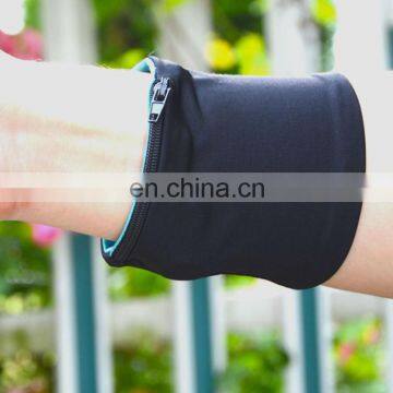 Balck zipper pocket micro fiber wristband