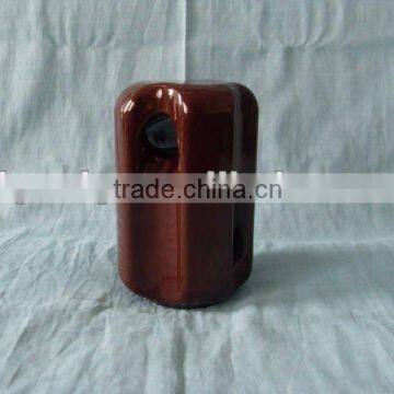 Strain porcelain insulator