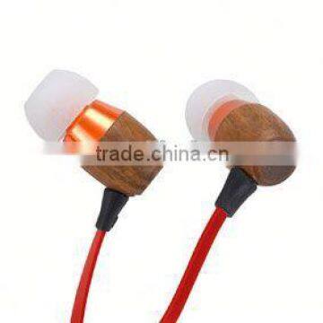 2014 Fashionable in-ear wooden earphone