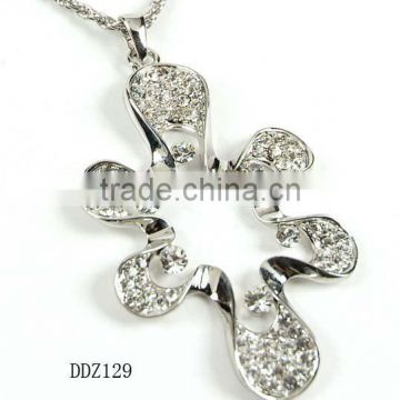 Fashion jewelry,Crystal /Rhinestone Necklace Flower Pendant