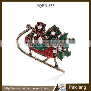 2015 Fashion christmas unique design vintage lovely carriage brooch