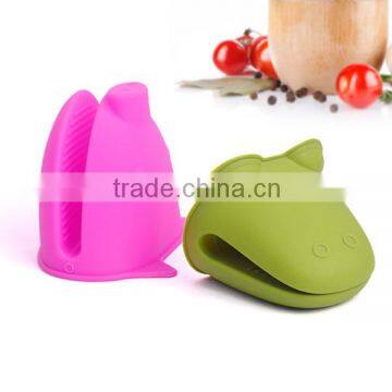 Heat resistant cute silicone gloves/oven mitts for oven cooking