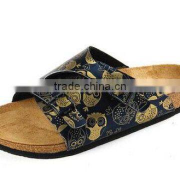 Latest fashion cork shoes with golden owl painting sandal