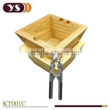 Nutcracker With Acacia Wood Bowl photo-3