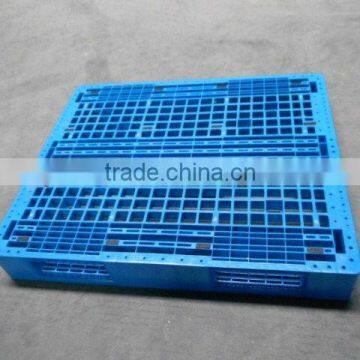 stackable reuseable pallet mould