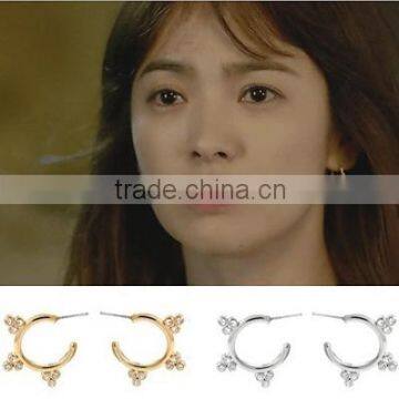 Descendants of the sun Song Hye Kyo stud earrings gold