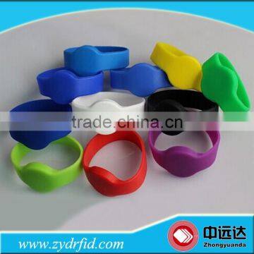 Cheap RFID HF/UHF silicone wristbands