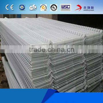 High-quality Galvanized Cheap Lowes Welded Wire Panel Fencing From Xinboyuan photo-4